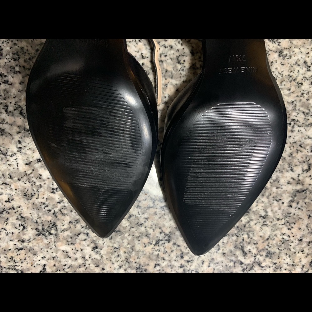 Nine West Pumps 🖤 - Picture 3 of 6